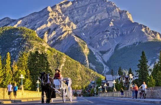 Explore Banff Sightseeing Tour